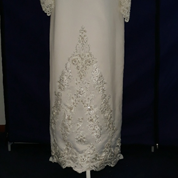 Oleg Cassini wedding gown with 7ft train - Picture 5 of 16